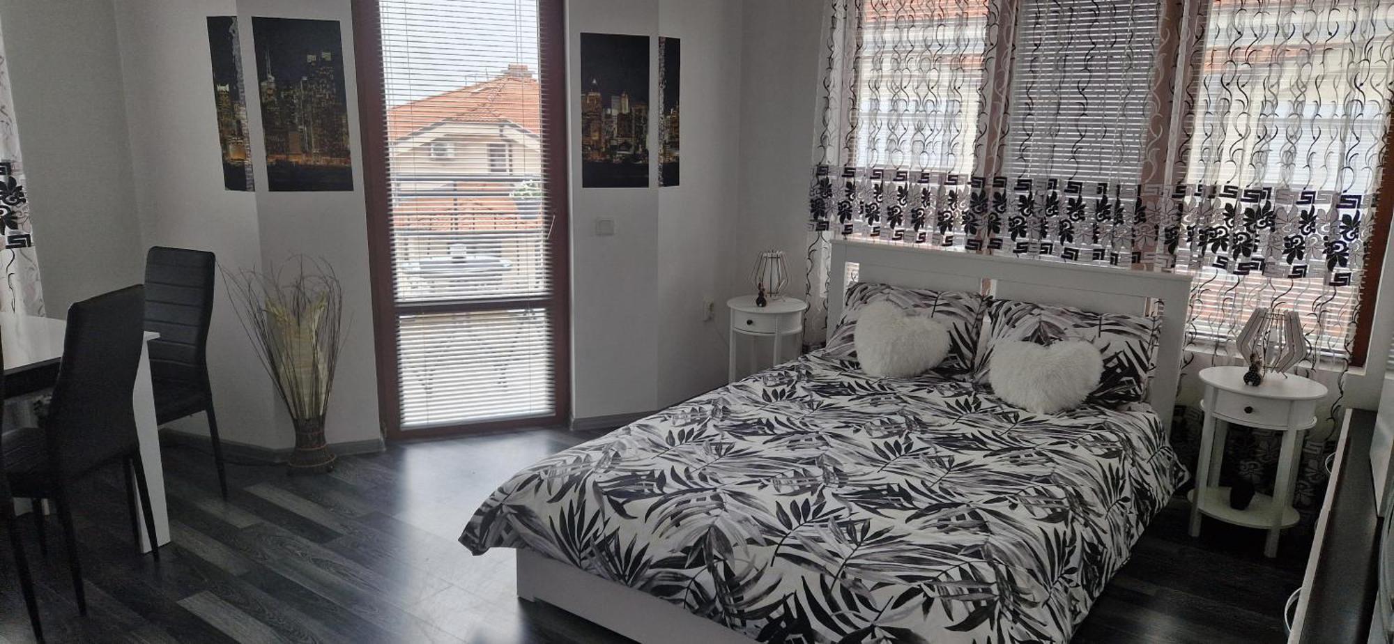 Black And White Apartment Karlovo Kültér fotó